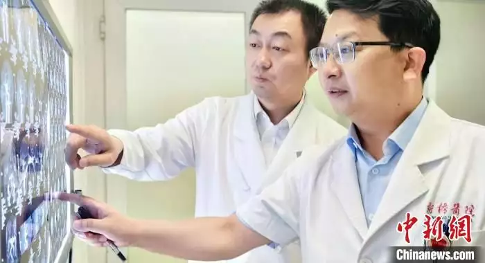 中国专家为全球急性脑卒中治疗提供新的循证医学证据翁帆“强势崛起”，杨振宁18亿财产曝光，大儿子一句话袒露她人品（内科诊疗通例）中国卒中学会会长为什么不是王拥军，