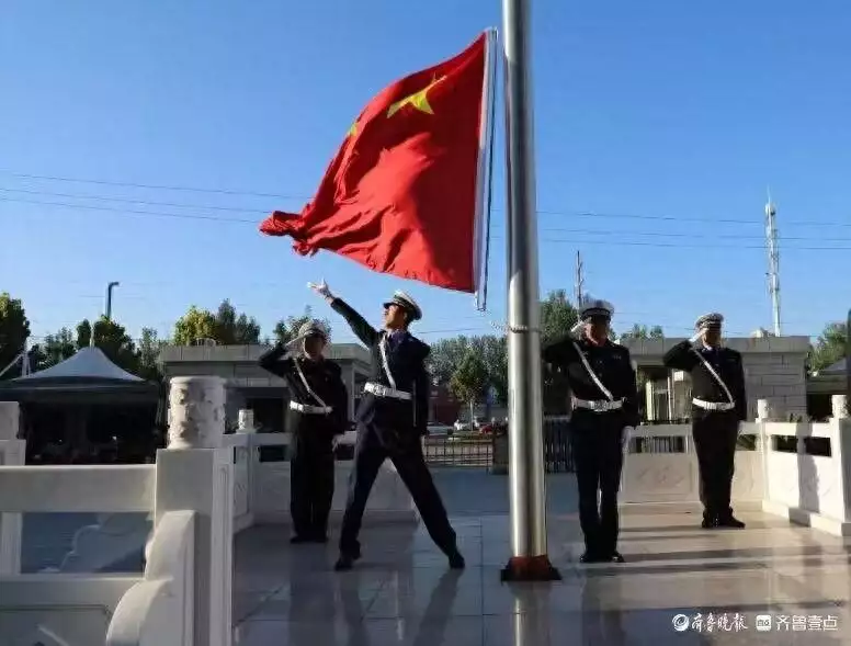 国庆升旗仪式（小学生国庆节升国旗演讲稿） 第5张