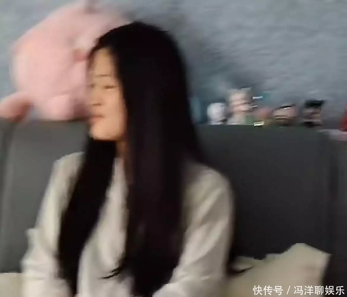 大衣哥去月子中心探望孙子，费用三万装修高档，儿媳出镜清秀漂亮迪丽热巴拍封面花絮视频：忘记开美颜特效后，这腿我没眼花吧？(图4)