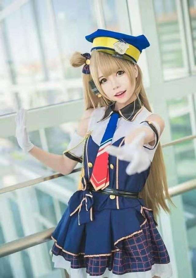 lovelive南小鸟cos:这个活泼可人的小鸟酱的笑颜让人好想守护!