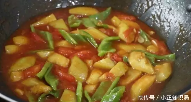 芹菜怎么做好吃（豆腐炒芹菜怎么做好吃又简单窍门） 第5张