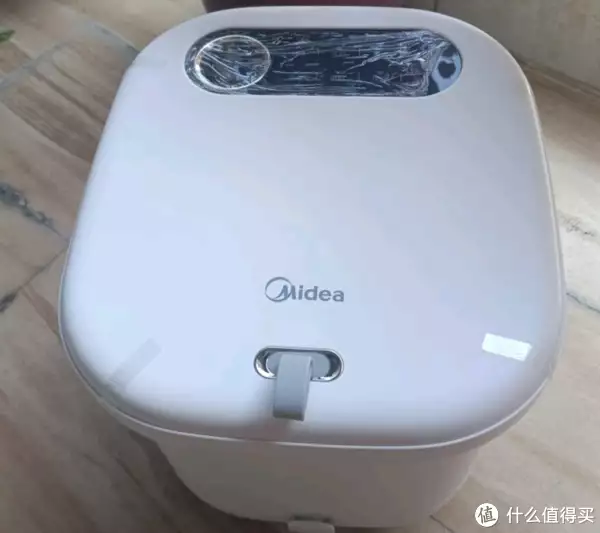 每天睡前泡泡脚—电动足浴盆购置建议杨丽萍私生活糜乱，上厕所、洗澡全靠男助理，网友：现实版老佛爷