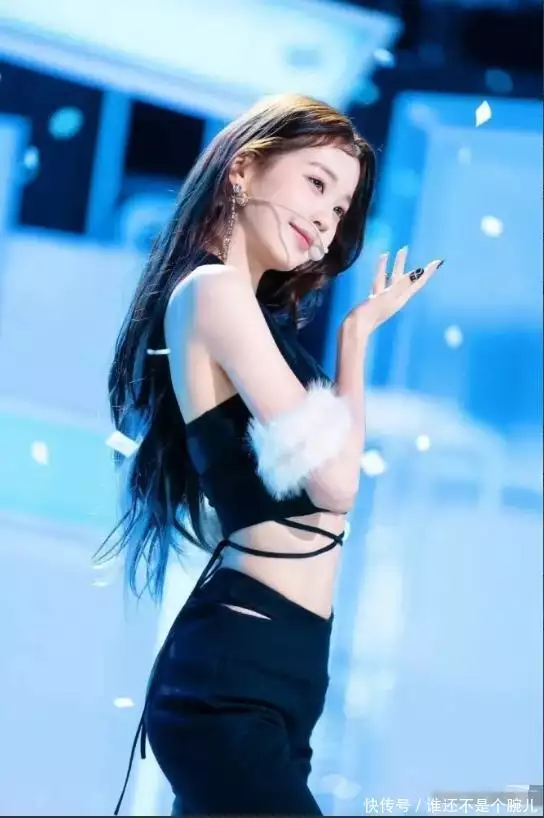 一扭屁股惊天下!这一次,张元英要“扭”到韩国财阀的眼里去了吧电影《困在时间里的父亲》:时光囚牢中的父爱挽歌 一扭屁股惊天下!这一次,张元英要“扭”到韩国财阀的眼里去了吧电影《困在时间里的父亲》:时光囚牢中的父爱挽歌