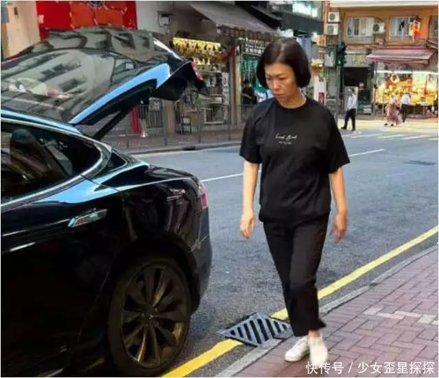 童年DNA动了?回看《鹿鼎记》妥妥经典!一起来侃侃女星现状!19岁留学生爱上大20岁舅妈,威胁舅舅,2022年引来六枪惊魂 童年DNA动了?回看《鹿鼎记》妥妥经典!一起来侃侃女星现状!19岁留学生爱上大20岁舅妈,威胁舅舅,2022年引来六枪惊魂
