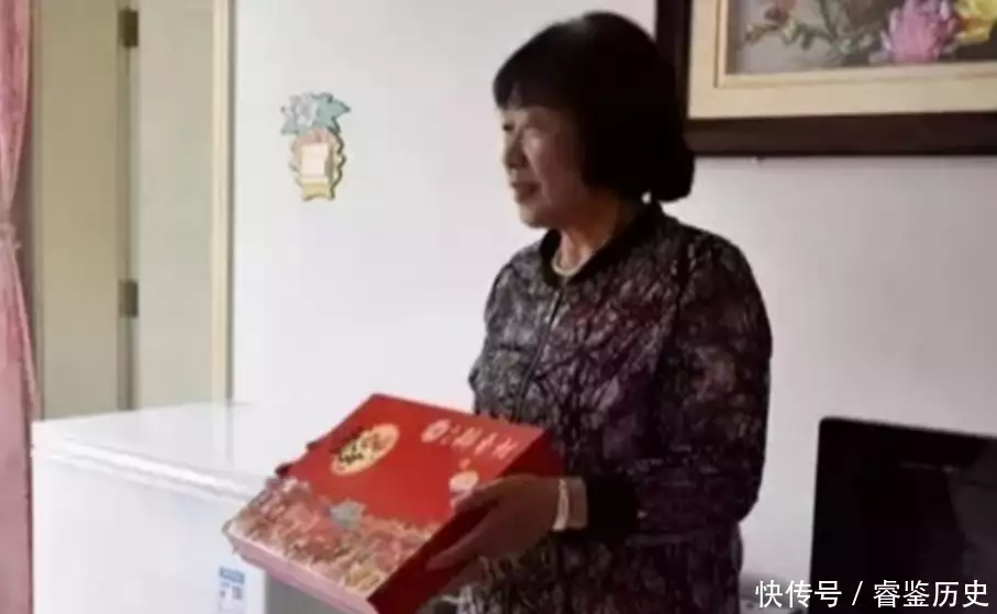 1981年,内蒙古老师花20元给学生买鞋,26年后学生给老师买一套房趣聊三国:千万别被领导当夜壶用了 1981年,内蒙古老师花20元给学生买鞋,26年后学生给老师买一套房趣聊三国:千万别被领导当夜壶用了