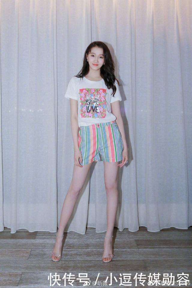 大家都知道李宇春的身高是175cm,关晓彤