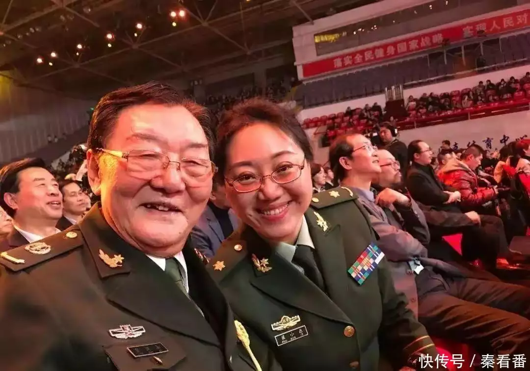 父亲是大导演,儿子是演员,女儿是编剧,一家人编导演全套阵容他是著名歌唱家,63岁抛弃结发妻子,65岁再婚娶小20岁学生引争议 父亲是大导演,儿子是演员,女儿是编剧,一家人编导演全套阵容他是著名歌唱家,63岁抛弃结发妻子,65岁再婚娶小20岁学生引争议
