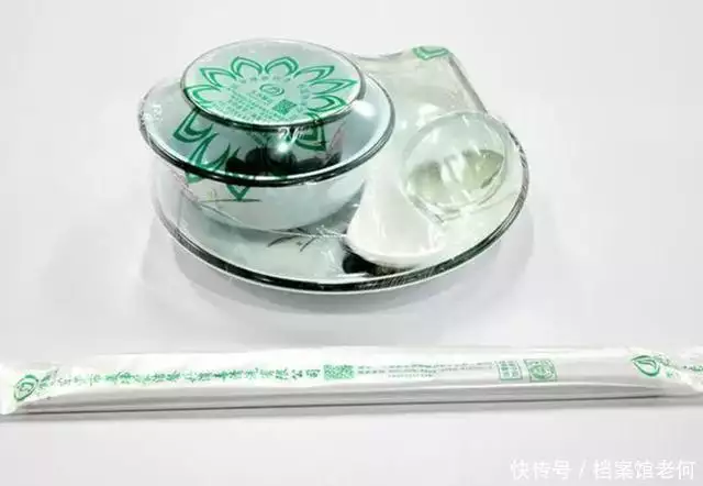 大学生付餐具费吃完饭将餐具带走（大学里餐具自己准备吗） 第6张