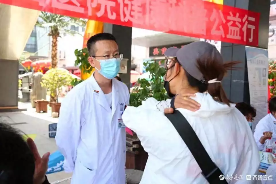 健康有“医”靠！ 烟台山医院义诊活动走进三站批发交易市场曾与刘德华翻脸，打吴京吐血，跟随成龙29年8万被开除，后靠打工维持生计（神经外科与内科区别）烟台山医院还搬不搬了吗，