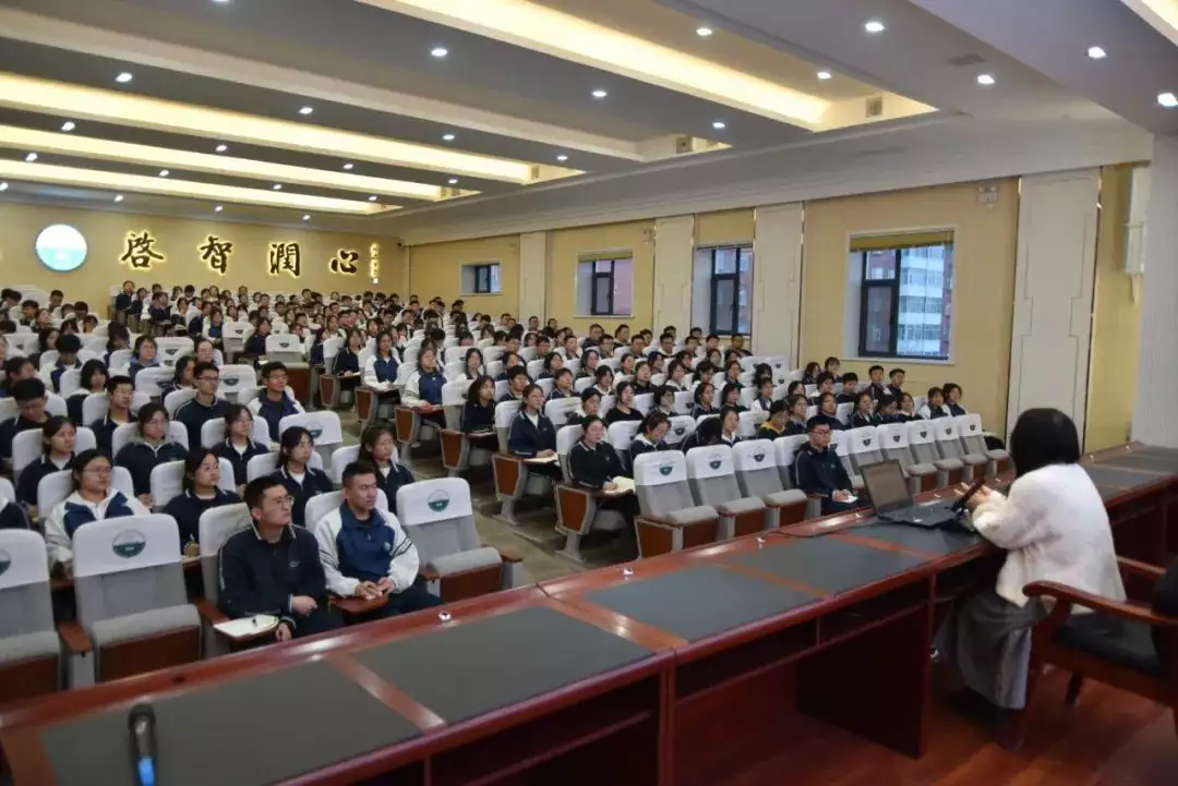 忻州实验中学举办冲刺高考科学备考及规范答题指导讲座消失的“中国首善”,曾高调捐款20亿,如今却被拍到在老家种田