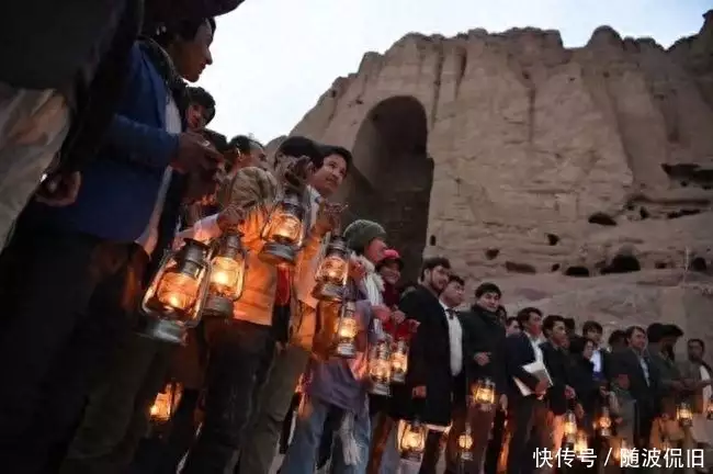 变卖公司房产,预计花一千万旅途归来却赚一千万的夫妻,后来怎样了?汪群斌接走侄女!黄一鸣发女儿音频,外公罕见露脸,全家都是狠人(图11) 变卖公司房产,预计花一千万旅途归来却赚一千万的夫妻,后来怎样了?汪群斌接走侄女!黄一鸣发女儿音频,外公罕见露脸,全家都是狠人(图11)