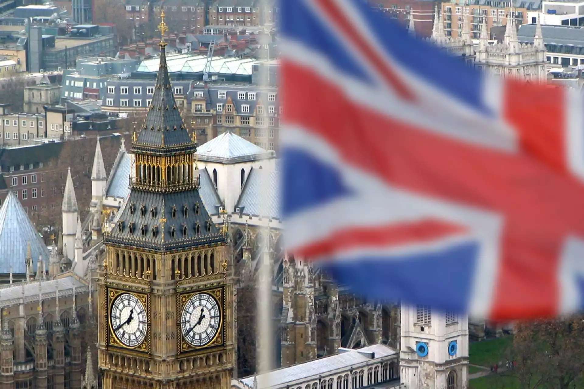 高达35%，英国暴利税“重锤”落下！其能源行业的未来在哪里？