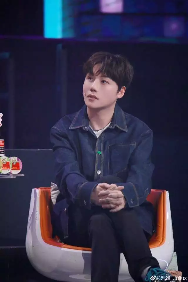 徐怀钰被质疑“划水”,明星刘维喊话其经纪人:是徐怀钰团队划水,她只是不自信,心理问题大于表演27岁小伙连杀6名警察,判死刑时说:你不给说法,我就给你说法