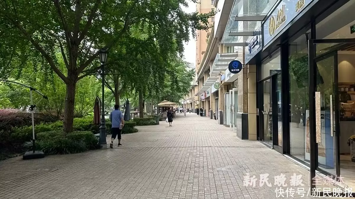 北京助孕机构哪家好（黄金城道属于什么区）黄金城道步行街店铺租金，