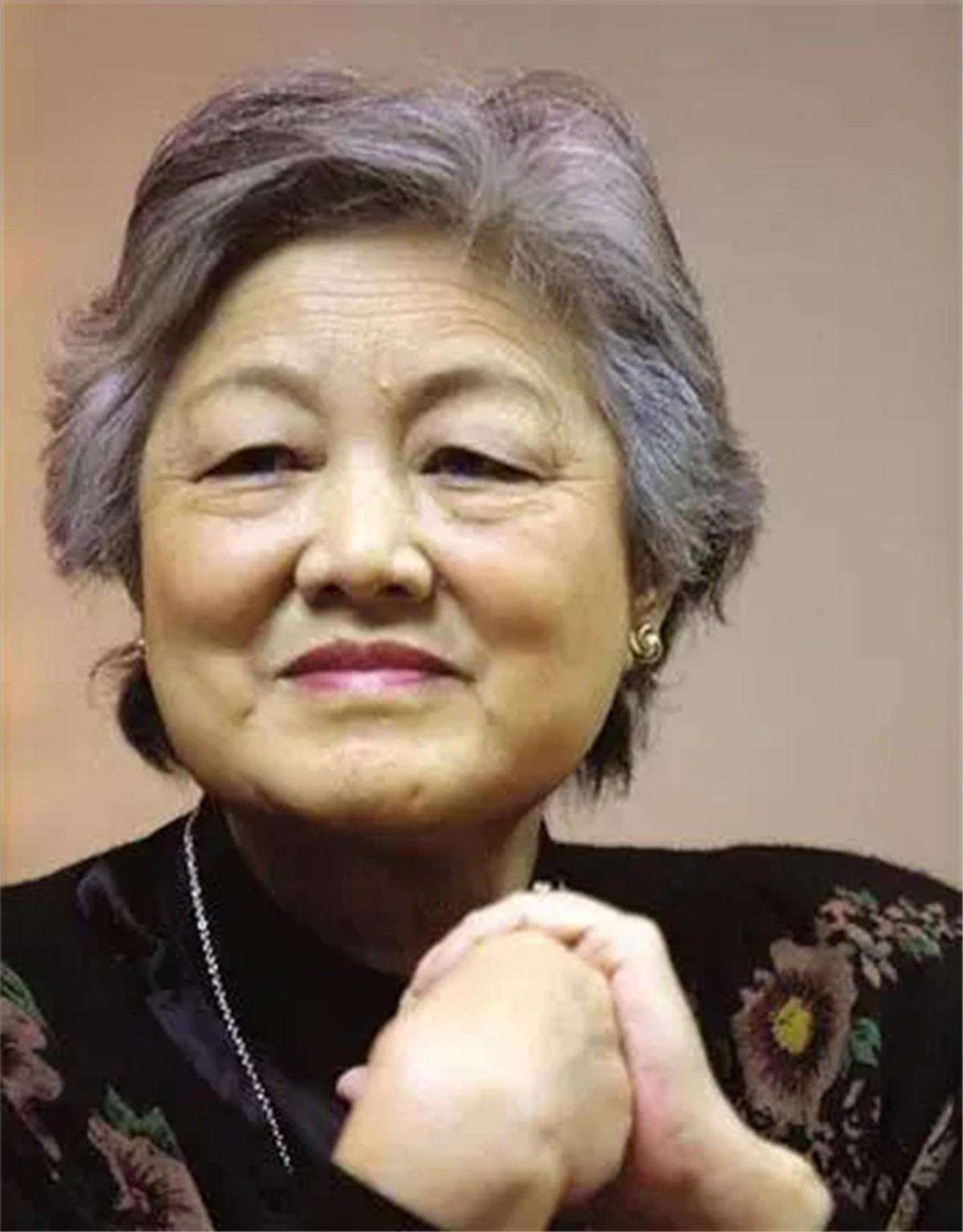 章含之去世前,曾托护士长转告女儿:不要把我和乔冠华葬在一起_【快资讯】