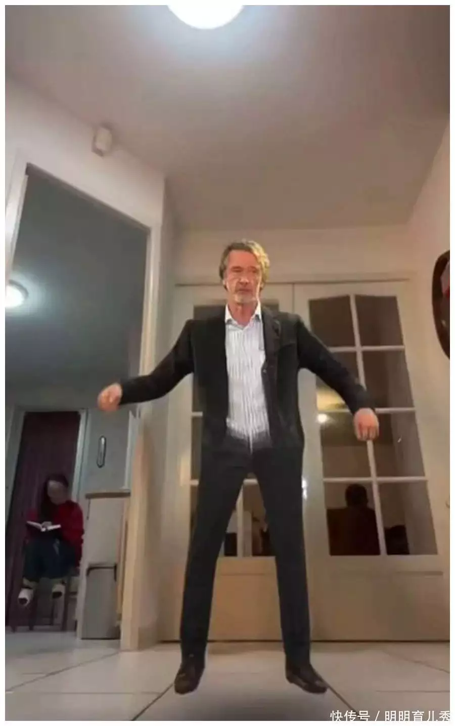 曼城因伤欧联亏7000万,福卢捧杯也赚不回!拉爵买人唯有缩衣节食中俄边界会谈刚结束,美就禁止俄罗斯人出境,中国想要的叶利钦给了(图3) 曼城因伤欧联亏7000万,福卢捧杯也赚不回!拉爵买人唯有缩衣节食中俄边界会谈刚结束,美就禁止俄罗斯人出境,中国想要的叶利钦给了(图3)