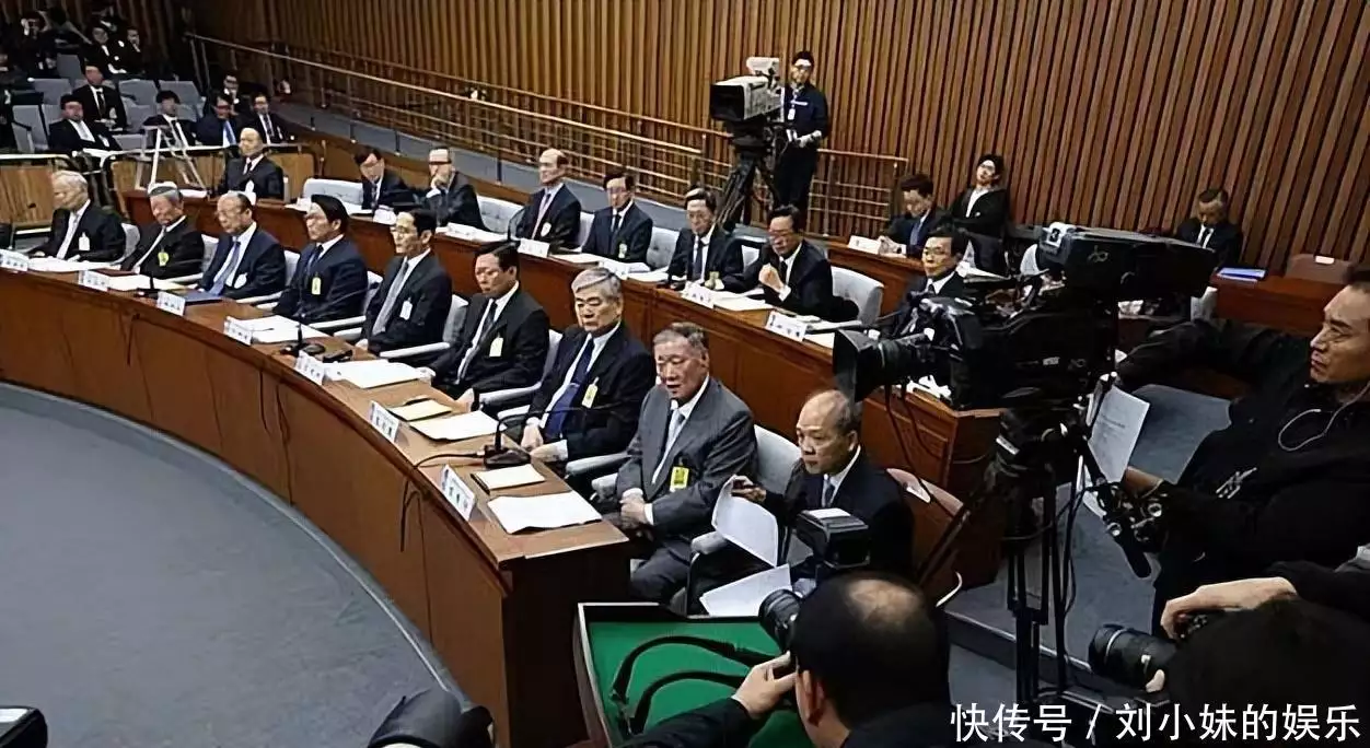 2009年,韩国女星在家中自缢,留下的遗书记录了财阀的丑闻2019年,男子寻回被拐10年儿子又送走,儿子怒喊:你害我没有家了 2009年,韩国女星在家中自缢,留下的遗书记录了财阀的丑闻2019年,男子寻回被拐10年儿子又送走,儿子怒喊:你害我没有家了