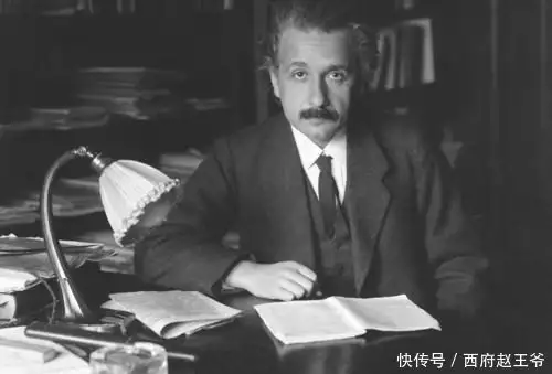 爱因斯坦的笔记里面到底记载了什么，为何爱因斯坦临终前要烧掉它？(爱因斯坦临死前说的最后一句话是什么)