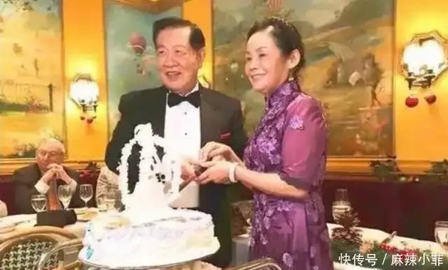 发妻去世16个月,80岁华人神探李昌钰,再娶62岁扬州女富商不会自污的战神白起,终究死于王权和将权的争斗之中 发妻去世16个月,80岁华人神探李昌钰,再娶62岁扬州女富商不会自污的战神白起,终究死于王权和将权的争斗之中
