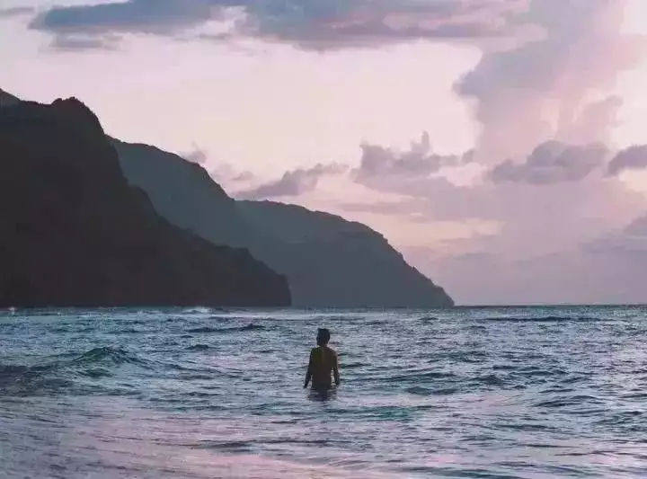 天下风物——《【来时一丝不挂，去时一缕青烟，人就这么简单！】诗韵咏合》风光题照