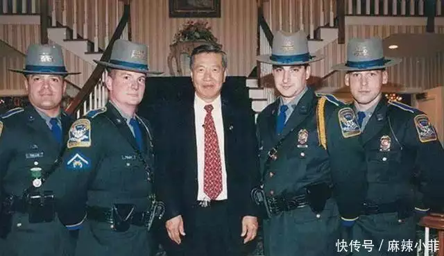 发妻去世16个月,80岁华人神探李昌钰,再娶62岁扬州女富商不会自污的战神白起,终究死于王权和将权的争斗之中 发妻去世16个月,80岁华人神探李昌钰,再娶62岁扬州女富商不会自污的战神白起,终究死于王权和将权的争斗之中