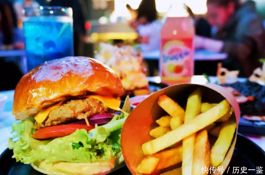 1999年,成都一保安在大学网站看新闻,当即报警:歼10资料泄露了有一种“算计”叫马伊琍和文章,离婚4年后,才看懂这盘大棋8 1999年,成都一保安在大学网站看新闻,当即报警:歼10资料泄露了有一种“算计”叫马伊琍和文章,离婚4年后,才看懂这盘大棋