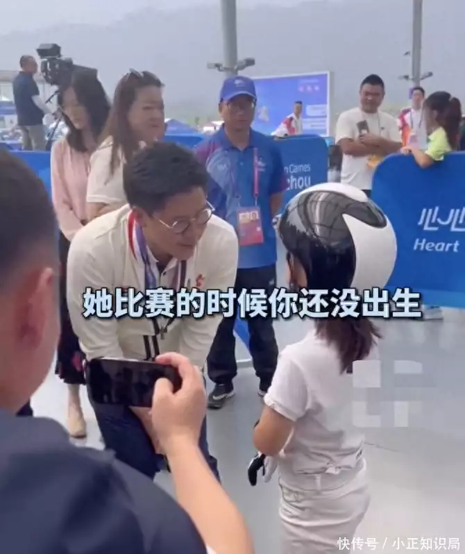 黄惠龄被萌娃夸男朋友很厉害，惊慌失措解释：说清楚不是男朋友是太太当年并用1400张照片，烧掉刘嘉玲、谢霆锋和谢霆锋，现在怎么样了(图13)