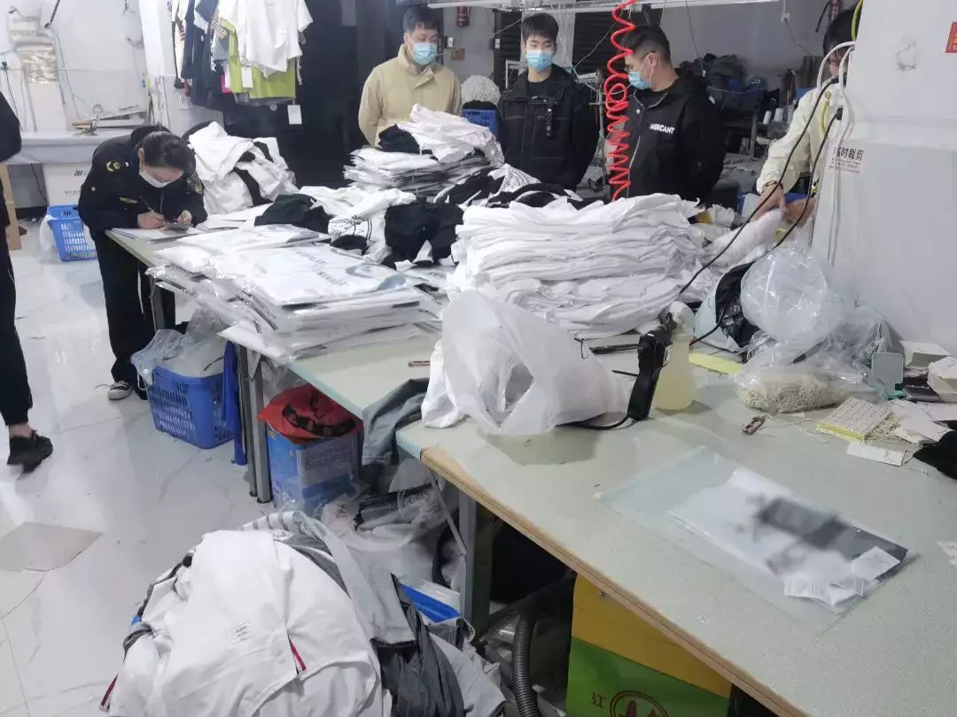 海宁警方破获一起“直播带货”售假案，11人被抓！《三大队》引发观众愤怒！要求广电下架，调查剧情！