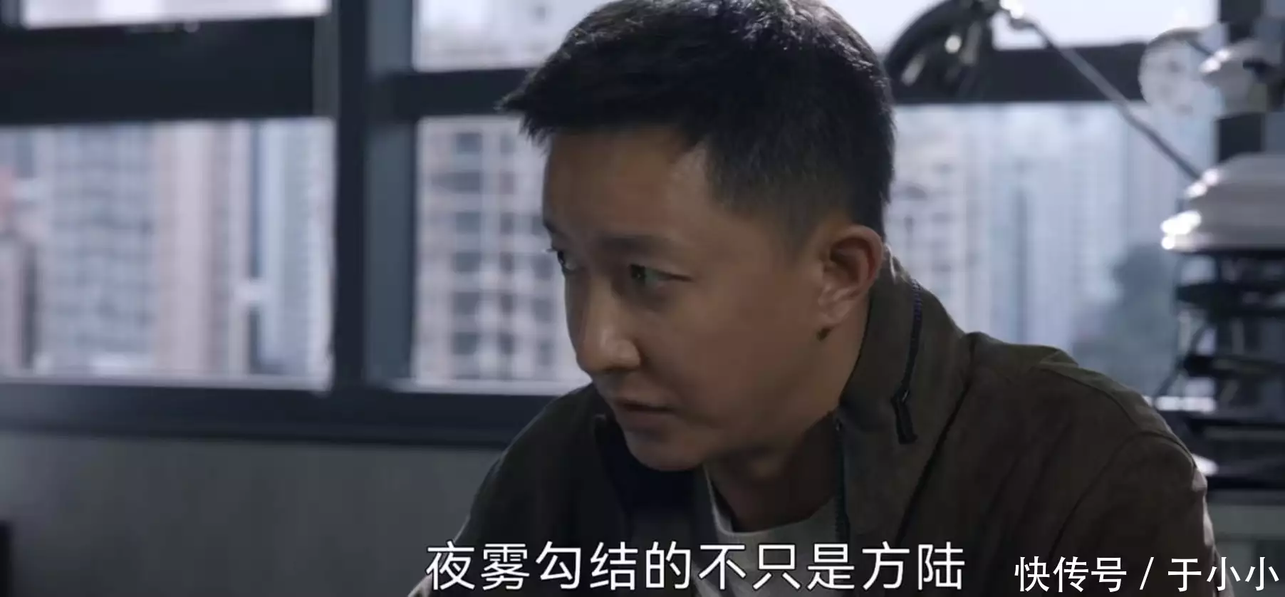 特工任务：看懂黄子诚试探姚瑶，才明白深度潜伏者是周哲一有种尴尬叫“女像父”，12岁森碟娇媚，长相却让人发笑(图12)