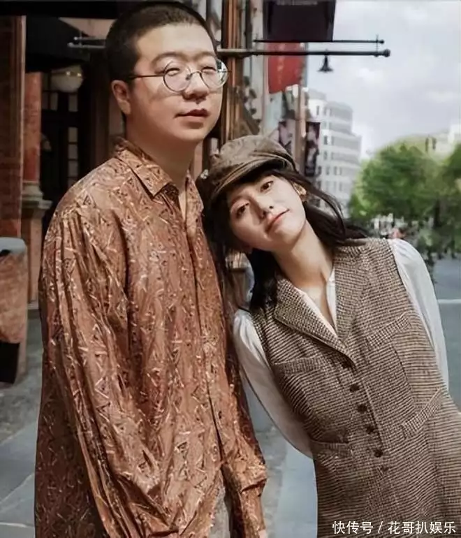 李诞爆胎众多性丑闻被挖,这一次他终于为自己的自以为是,付出悲惨代价中国最老的明星,体格1米15,娶到比自己小18岁美丽妻子(图9) 李诞爆胎众多性丑闻被挖,这一次他终于为自己的自以为是,付出悲惨代价中国最老的明星,体格1米15,娶到比自己小18岁美丽妻子(图9)