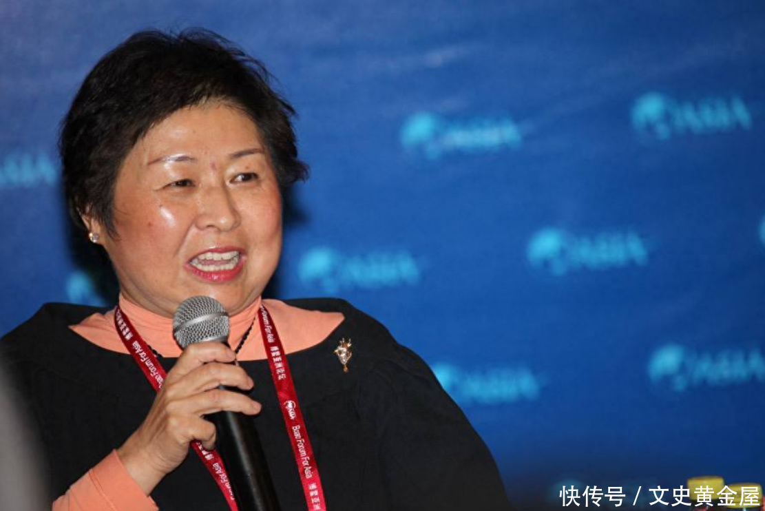 “废纸回收大王”张茵：一年赚中国70亿，污染环境后移民美国_【快资讯】