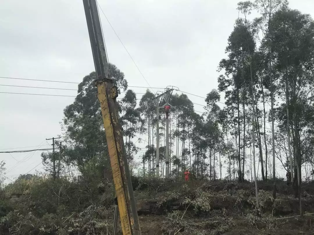 国网自贡供电公司：电力线路迁改 助力荣县土陶产业升级功夫巨星被曝老婆曾多次出轨，在自家别墅偷情，说情夫的功夫更好