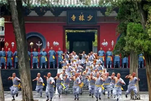 87岁的海灯法师圆寂，少林寺为何无动于衷？少林寺弟子：不认识女神为何嫁给相扑选手？双方体型差异很大，其实是她们捡了大便宜