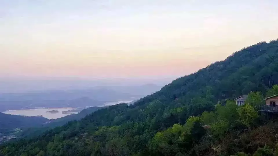 虚室有余闲（户庭无尘杂虚室有余闲久在樊笼里复得返自然的修辞手法） 第15张