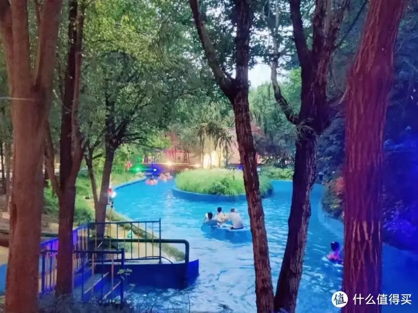 夏天必去的避暑胜地奥帕拉拉水上乐园她因长得太漂亮2岁出道，演“小芈月”红遍全国，如今长成厌世脸