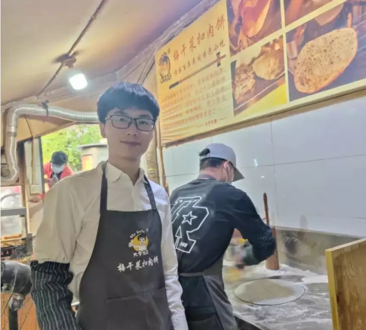 3800元展店，年销售收入110万，这种的故事是真实的吗？曾被千万人告白“我等你长大成人”，如今她27岁长出这种，网友：辞别了(图2)