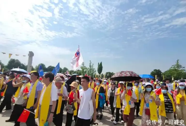 警方回应着制服人员进餐厅抓狗（警察制服犯罪嫌疑人,导致其受伤） 第4张