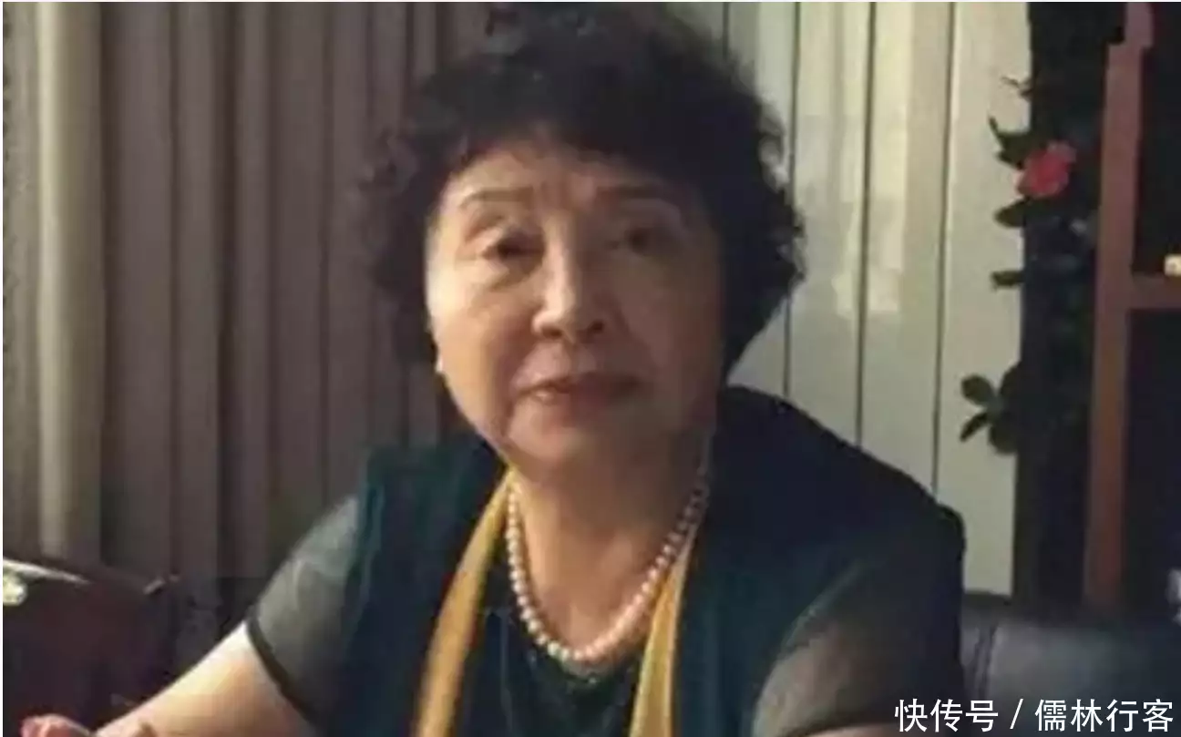 12年前,60岁老人坚持生下孪生,打工赚700万,后来怎样了欧阳小海紧身宣传照,笑容甜美如单恋温暖而治愈,手拿柠檬调皮可爱(图18) 12年前,60岁老人坚持生下孪生,打工赚700万,后来怎样了欧阳小海紧身宣传照,笑容甜美如单恋温暖而治愈,手拿柠檬调皮可爱(图18)