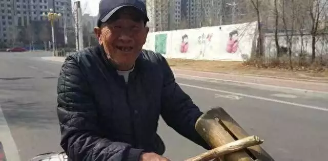 凡人歌|熟悉的豆腐梆子声走光露底裤，黑人八路军，这些侮辱观众的镜头，导演真是不要脸了