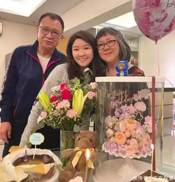 明星父女对比，徐少强女儿长得美，看到骆达华闺女：初恋的感觉广西一男童天生拥有蓝眼,夜晚看东西如同白天,检查结果让全家沉默