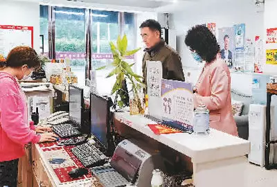 在中国，这些小店向阳生长“大蛇成蟒，大蟒成蚺，大蚺成蛟，大蛟成龙”是否确有其事？