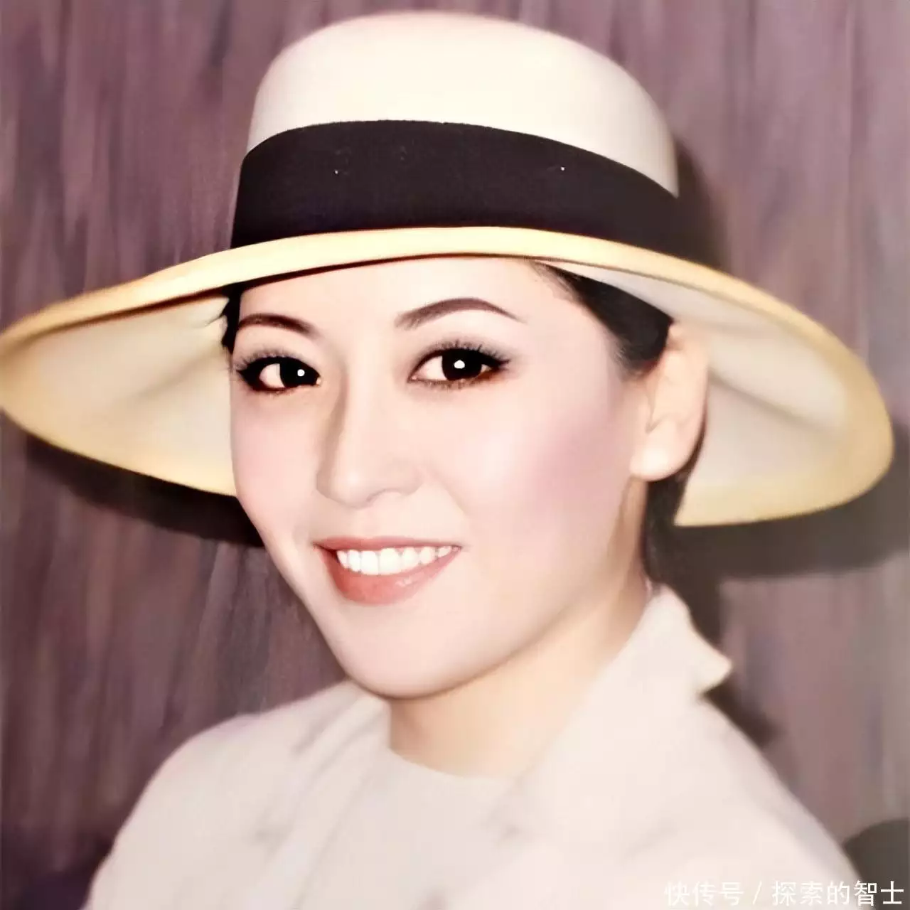 “香港女枭雄”陈岚的传奇人生，和她坎坷的过往梦露死亡旧照：赤身俯卧在床，姿势古怪，44年后警方才公开她死因（陈岚最新微博）