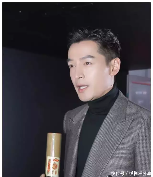 张凌赫送礼被嘲笑,据称一毛不花,送二手货,比田曦薇还吝啬“三人常来串,家败人丁散”,三种人上门拜访,不是好兆头 张凌赫送礼被嘲笑,据称一毛不花,送二手货,比田曦薇还吝啬“三人常来串,家败人丁散”,三种人上门拜访,不是好兆头