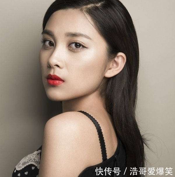 最后要介绍的就是"韦小宝"的小老婆"曾柔",她的扮演者是北电新生