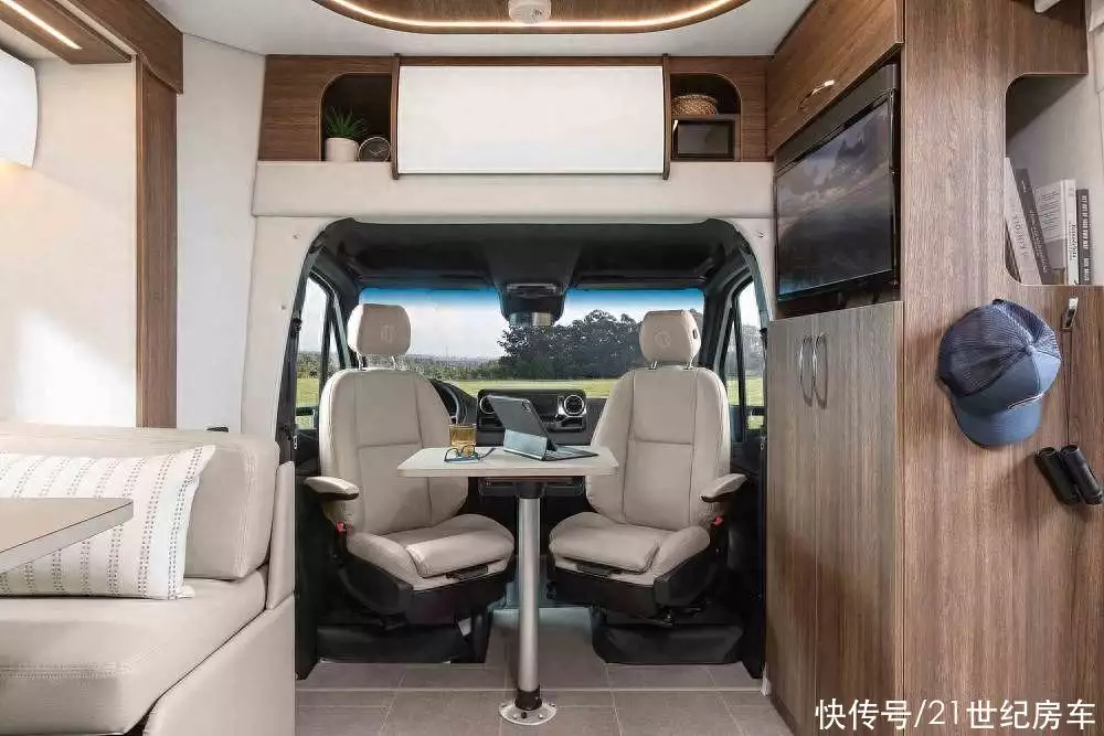 高端、创新房车力作！Leisure Travel Vans推出新款Unity FX徐帆用6年熬走了冯小刚前妻，如今张娣的模样，让徐帆羡慕不已