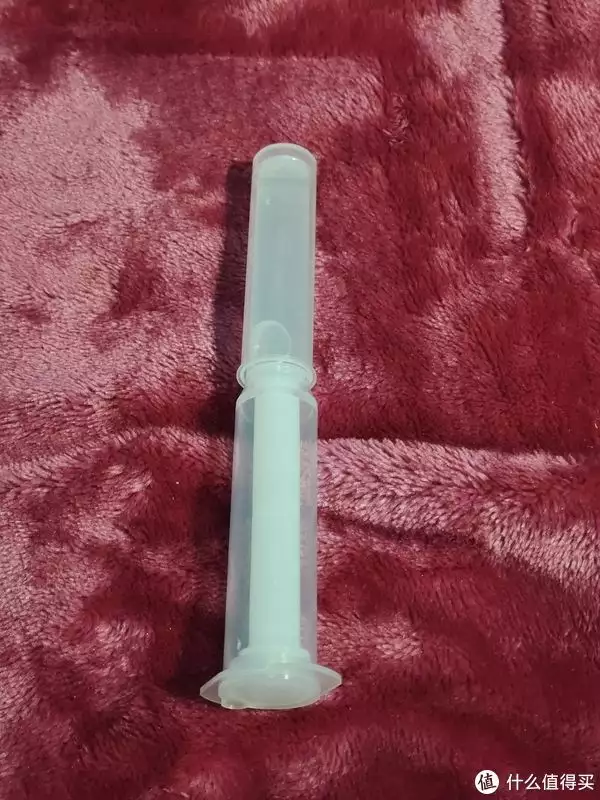 润滑油注油器作用注入式人体润滑油，不知道大家有没有用过。倪妮黑色吊带裙写真美照！每一张都值得收藏！4