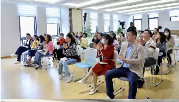 如何做好升学规划?七宝镇资深校园长亲授秘籍江疏影也放开了,穿吊带薄纱连衣裙开高叉,昂首挺胸气质惊艳(图1) 如何做好升学规划?七宝镇资深校园长亲授秘籍江疏影也放开了,穿吊带薄纱连衣裙开高叉,昂首挺胸气质惊艳(图1)