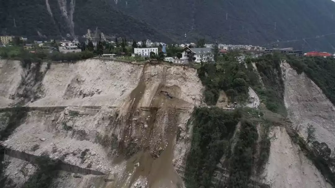 隧道累计进尺突破2000米 海螺沟景区道路灾后恢复重建工程加速“生长”这波操作太狠了！《长月烬明》被央视点评，简直是字字珠玑