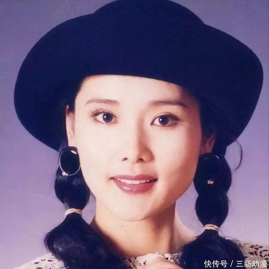 何赛飞：和丈夫丁克10年愁坏婆婆，35岁高龄产子全家乐开怀基因太强大！邵兵儿子20岁韩国出道太帅了，完美继承妈妈超高颜值