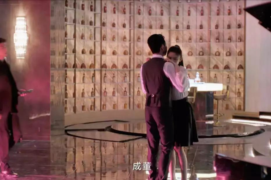 《不完美受害人》:怎么赚200万,赵寻有的放矢,她不想重头戏再来华晨宇长发日本式亮相音乐会,意外撞脸鞠婧祎,网友评论区热议不断(图5) 《不完美受害人》:怎么赚200万,赵寻有的放矢,她不想重头戏再来华晨宇长发日本式亮相音乐会,意外撞脸鞠婧祎,网友评论区热议不断(图5)